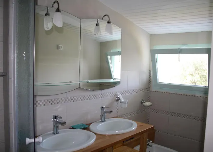 Mas Bouvier Notre-Dame-de-Londres